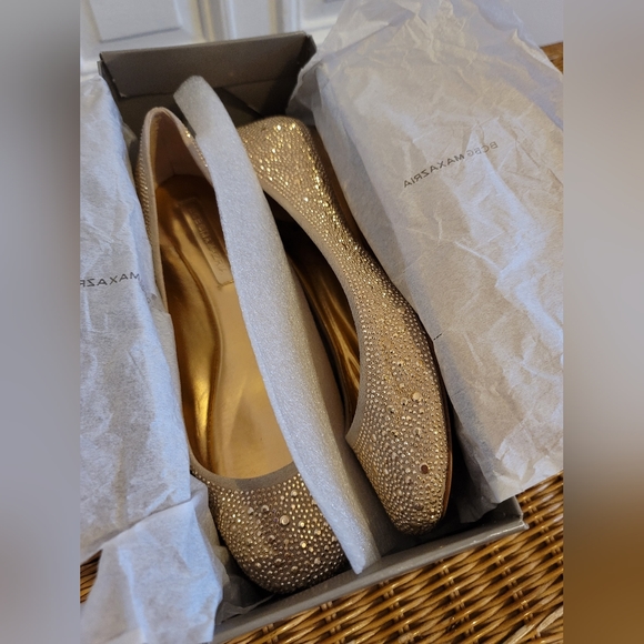 BCBG Max Azria - Size 9 - Champagne Rose Flats - Picture 9 of 12